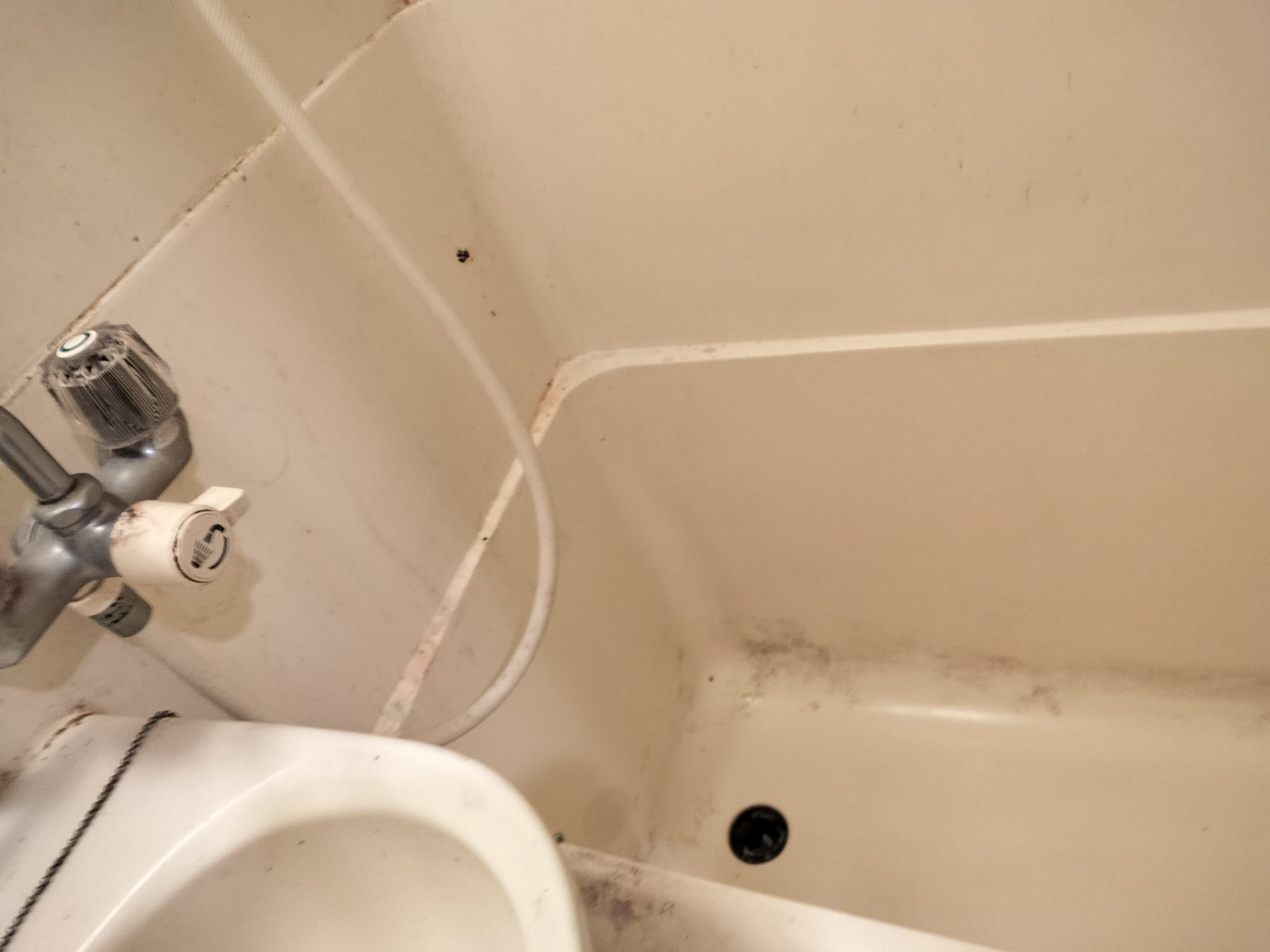 浴室の水垢除去 Before