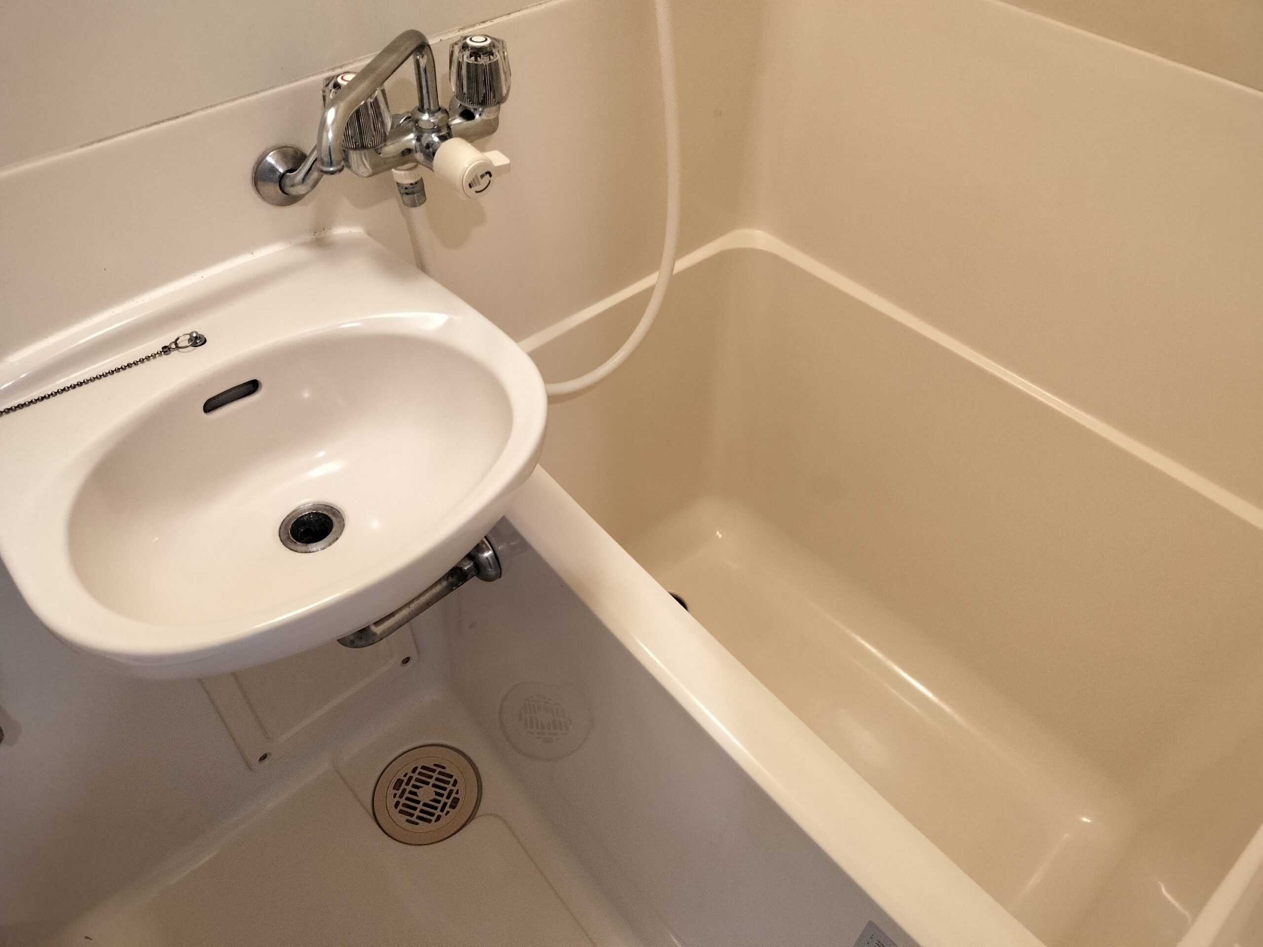 浴室の水垢除去 After